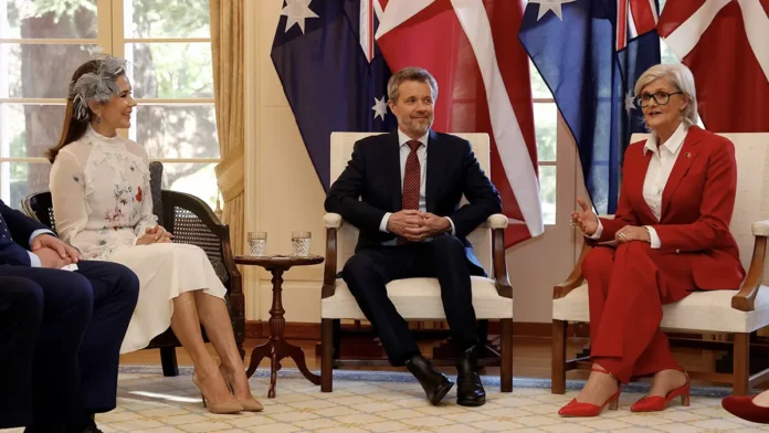 Australia By Aussie Australian-Born Queen Mary Draws Crowds In Canberra Visit