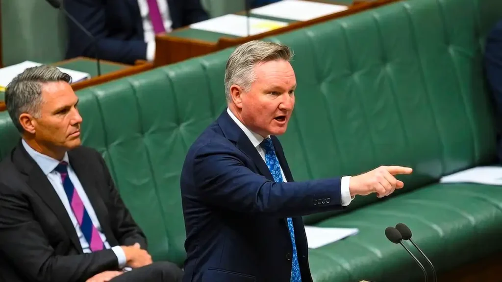 Greenpeace Calls on Chris Bowen to Stop Fossil Fuel Projects