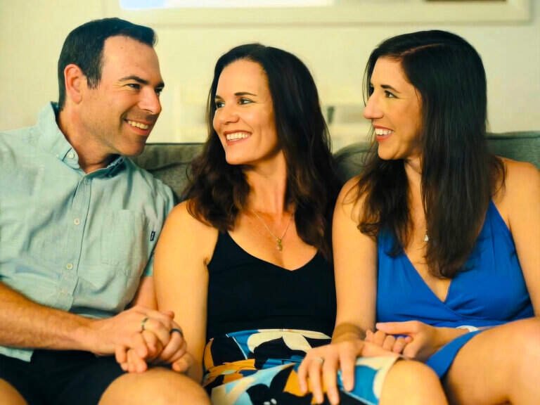 Throuples: how three-person relationships work