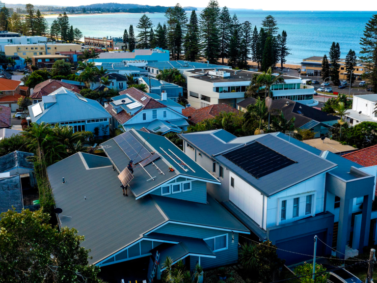 Renewables supply record 80.4{0931a9b6576c5d87fe846c236d3725957ace4ff7894c2ecd00b9029ccfe6a5f9} of Australia’s grid